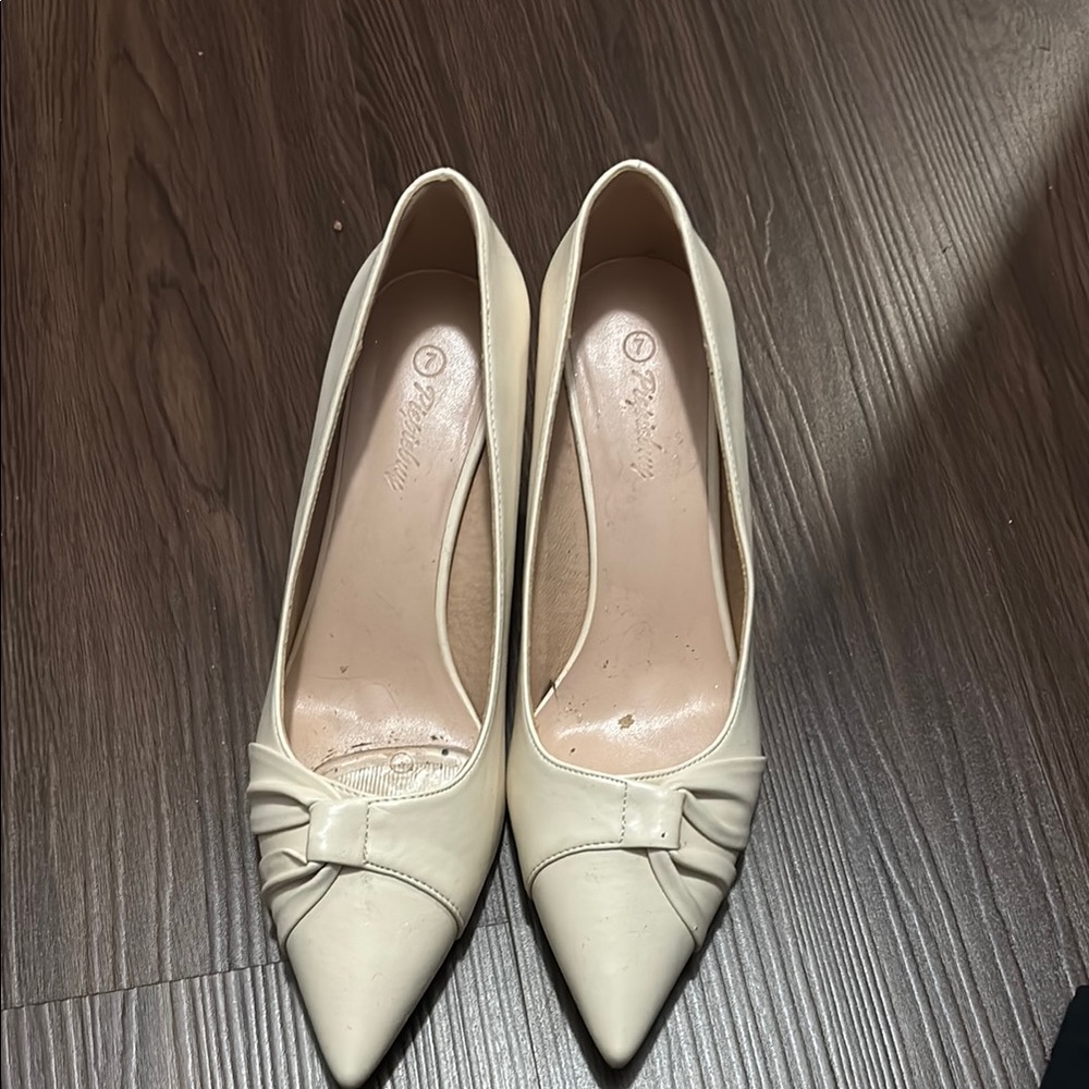 Elegant Cream Women's Shoes